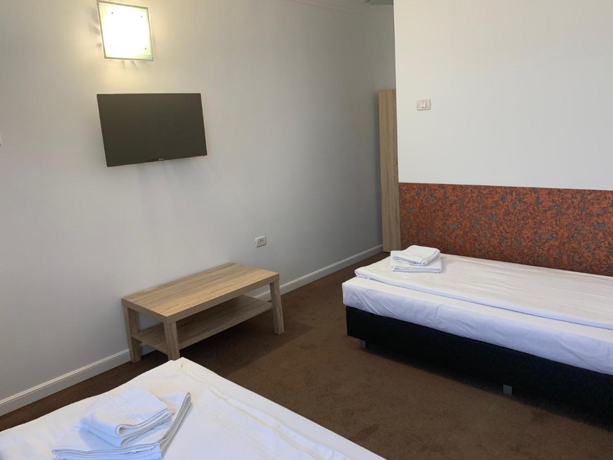 אראד Motel Ruta 33 מראה חיצוני תמונה